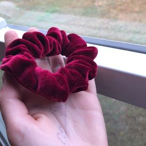 red scrunchie 💛